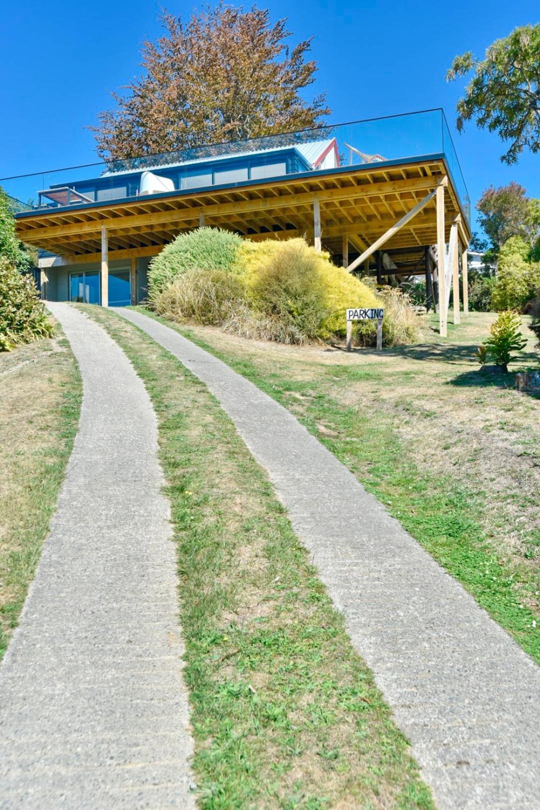 Akaroa Harbour View - Christchurch Holiday Homes エクステリア 写真