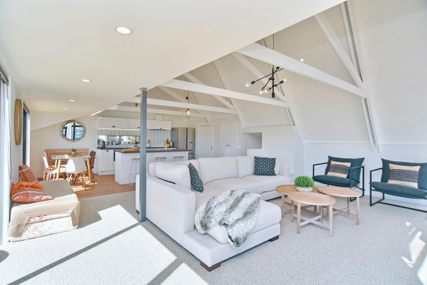 Akaroa Harbour View - Christchurch Holiday Homes エクステリア 写真