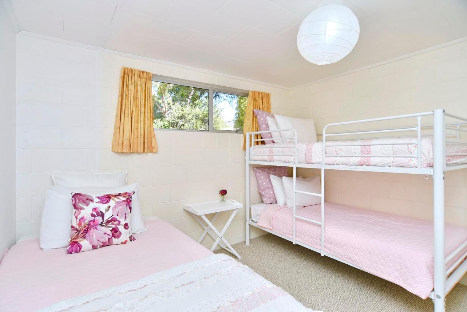 Akaroa Harbour View - Christchurch Holiday Homes エクステリア 写真