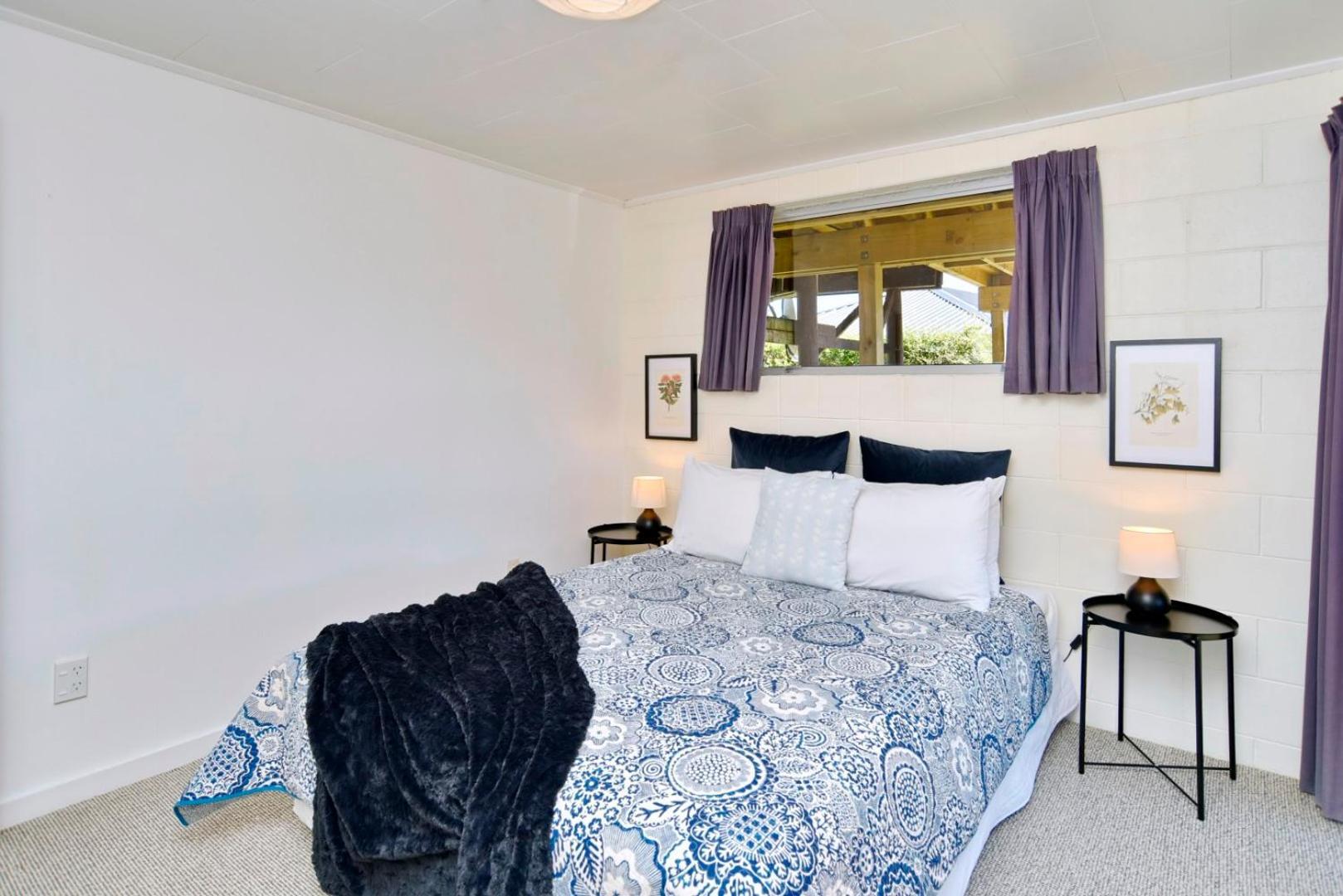 Akaroa Harbour View - Christchurch Holiday Homes エクステリア 写真