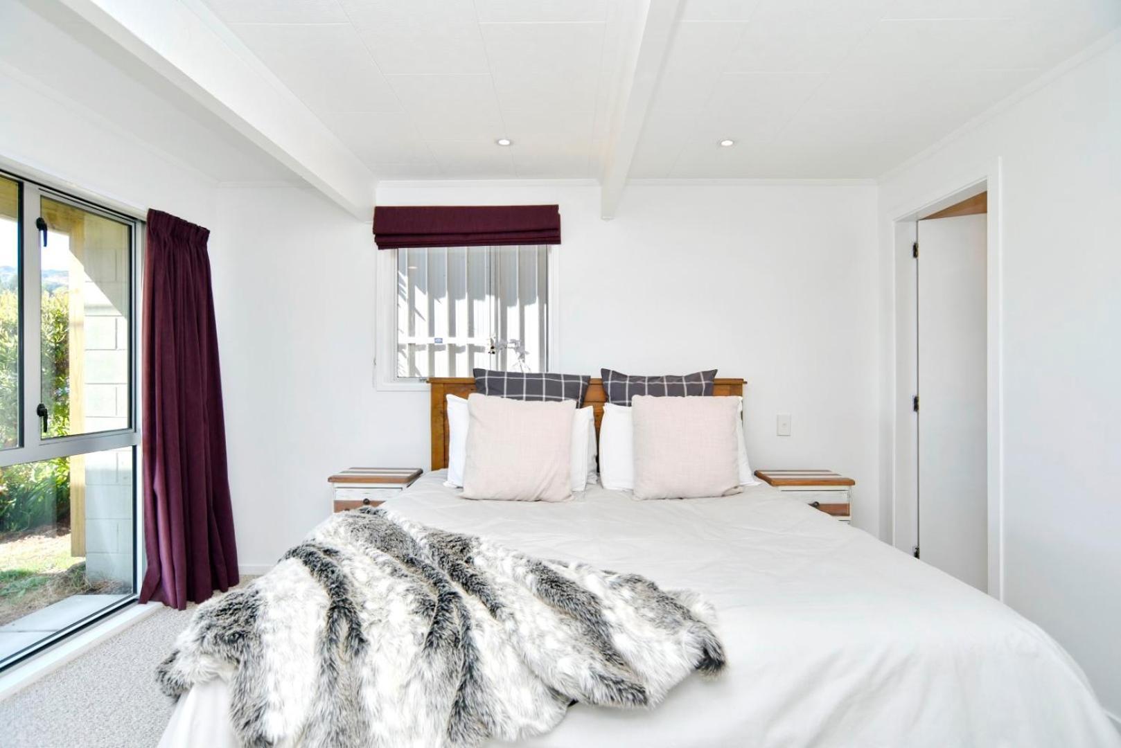 Akaroa Harbour View - Christchurch Holiday Homes エクステリア 写真