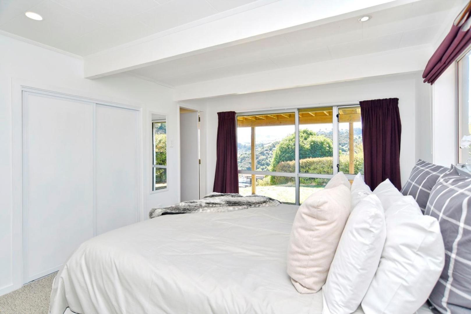 Akaroa Harbour View - Christchurch Holiday Homes エクステリア 写真